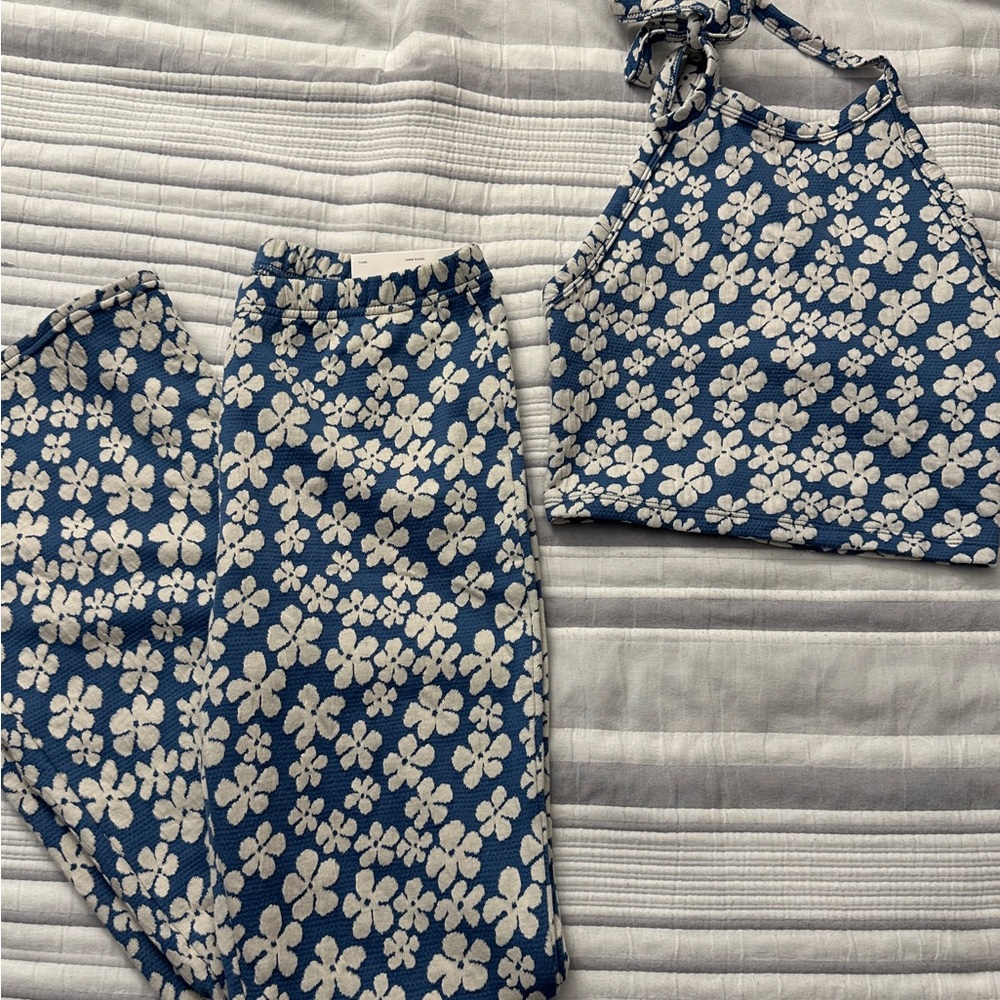American Eagle Blue and White Flowers Set Tie Tank Top and Boot Cut Pants (S)